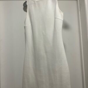 Elegant White Sleeveless Dress